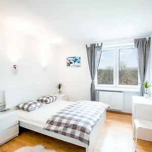 8 Apartament